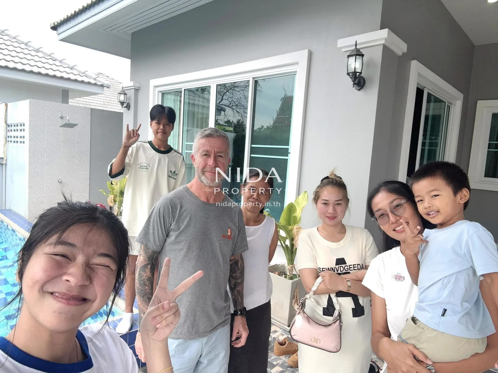 ให้เช่าบ้านพร้อมสระทับใต้ลูกค้าสวีเดน-ไทย