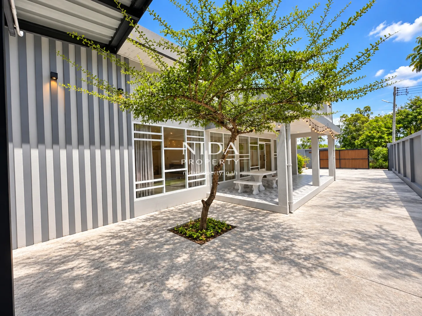 Modern Loft 5-Bedroom Private Pool Villa for Rent - 2