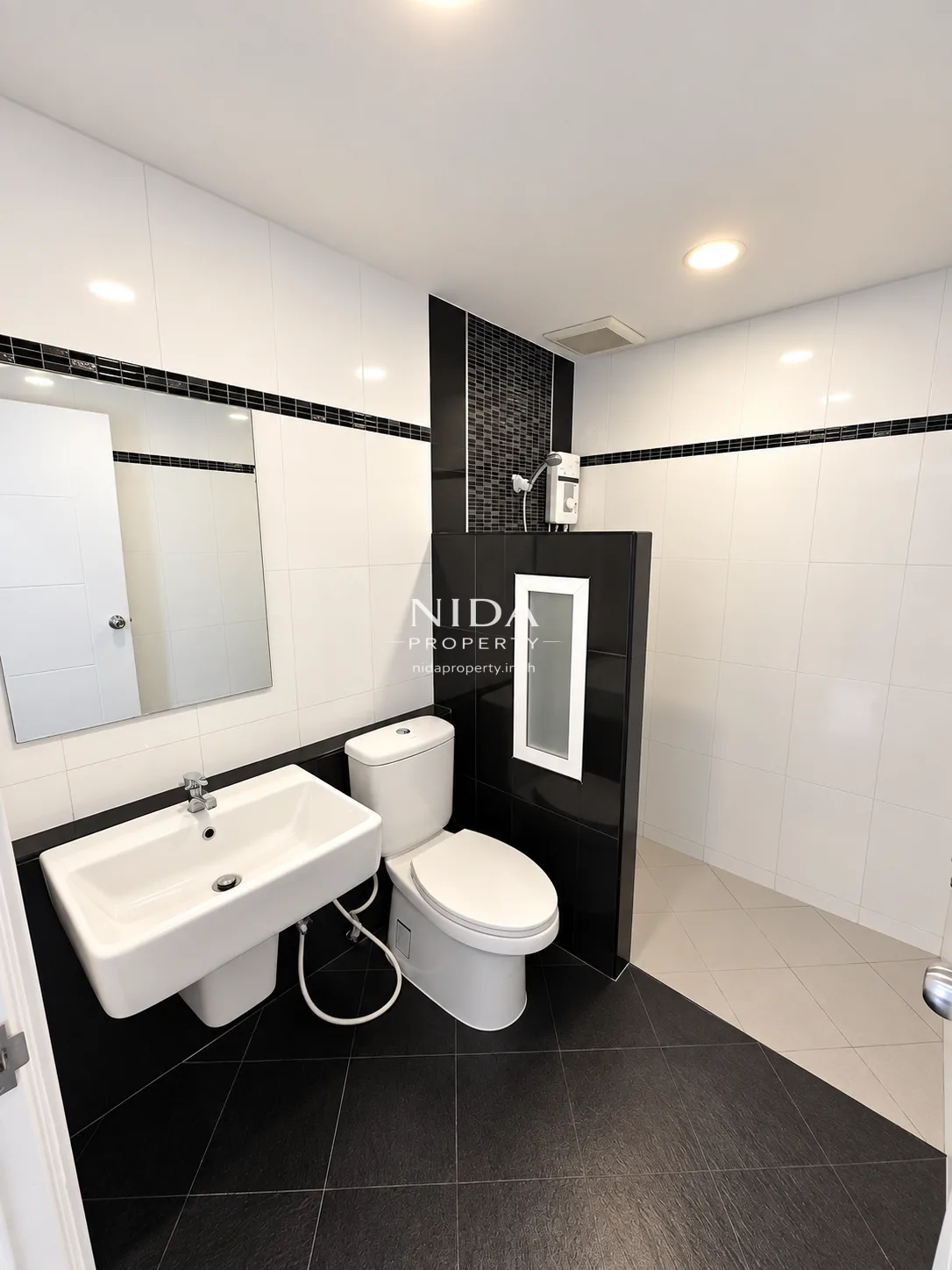 Modern Loft 5-Bedroom Private Pool Villa for Rent - 21