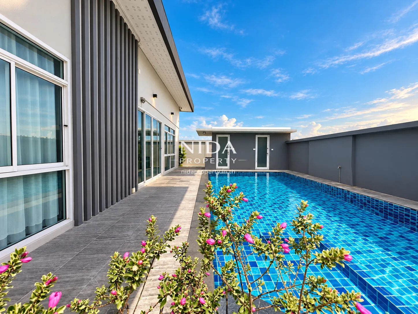 Modern Loft 5-Bedroom Private Pool Villa for Rent - 7