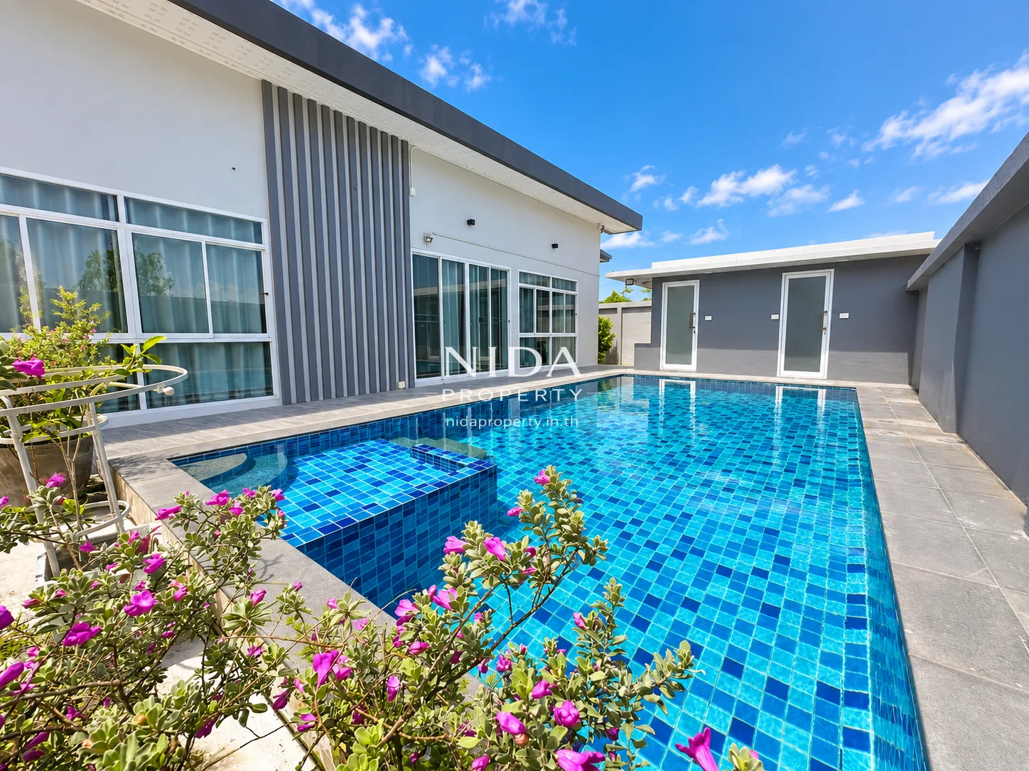 Modern Loft 5-Bedroom Private Pool Villa for Rent
