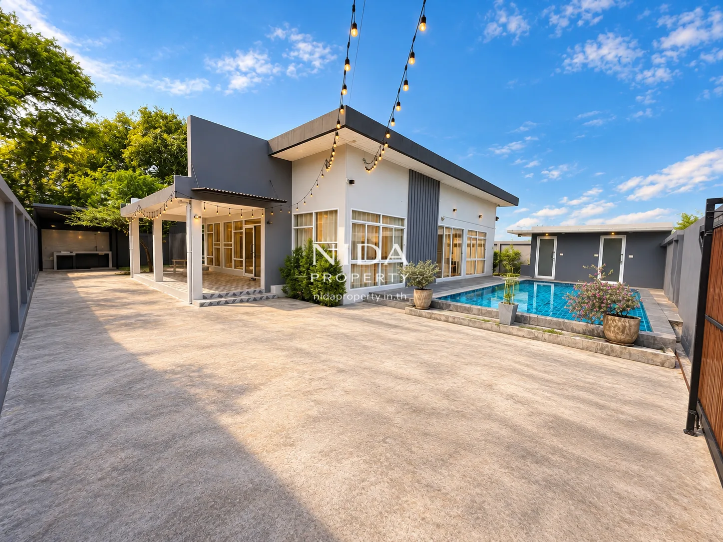 Modern Loft 5-Bedroom Private Pool Villa for Rent - 1